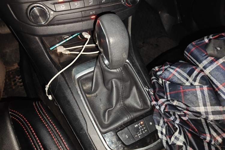 Used Peugeot 308S 2015 1.2T Automatic Shangchi Edition Gear Lever