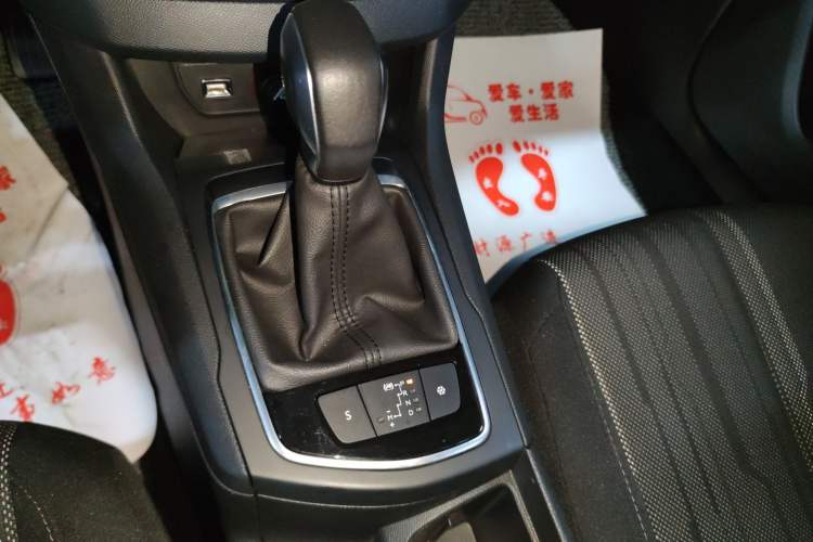 Used Peugeot 308S 2015 1.2T Automatic Jingchi Edition Gear Lever