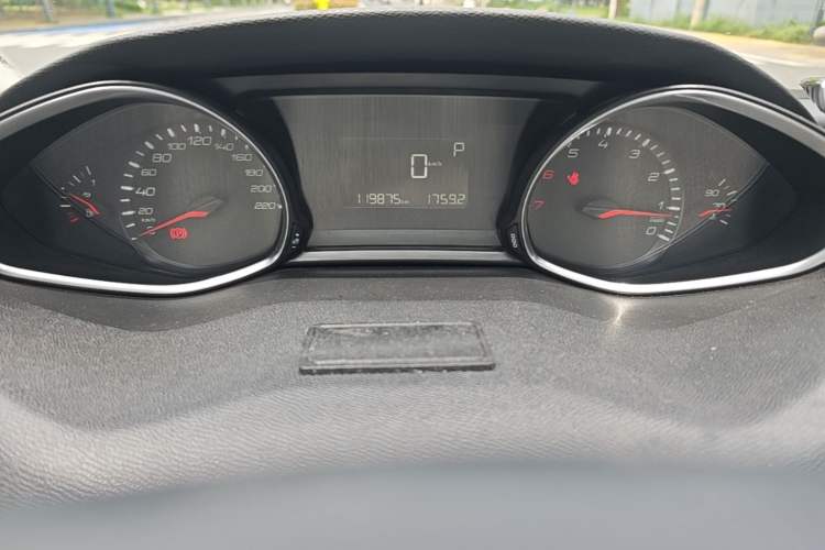 Used Peugeot 308S 2015 1.2T Automatic Jingchi Edition Instrument Cluster