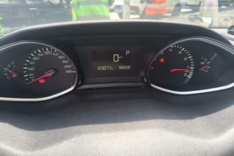 Used Peugeot 308S 2015 1.2T Automatic Jingchi Edition Instrument Cluster
