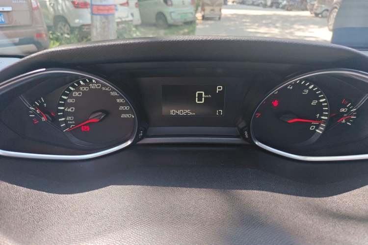 Used Peugeot 308S 2015 1.2T Automatic Jingchi Edition Instrument Cluster
