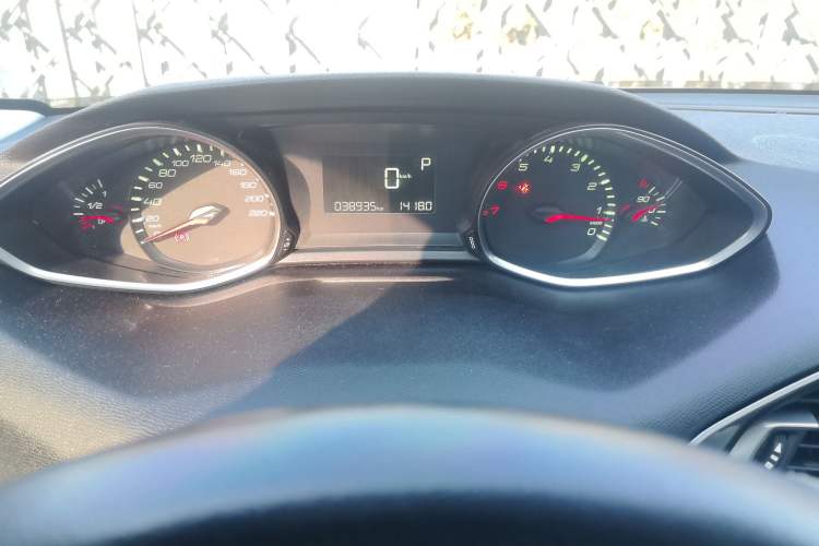 Used Peugeot 308S 2015 1.6T Automatic Jingchi Edition Instrument Cluster