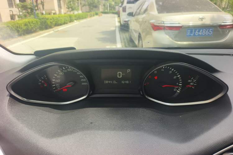 Used Peugeot 308S 2015 1.6T Automatic Jingchi Edition Instrument Cluster