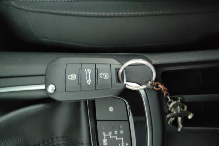 Used Peugeot 308S 2015 1.2T Automatic Jingchi Edition Interior 1