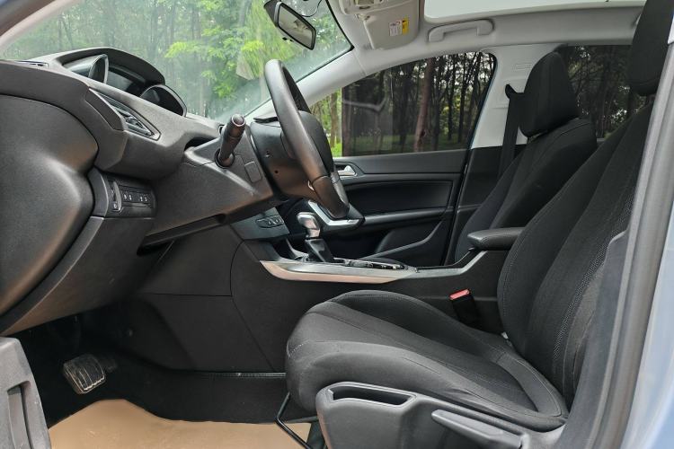 Used Peugeot 308S 2015 1.6T Automatic Jingchi Edition Interior 1