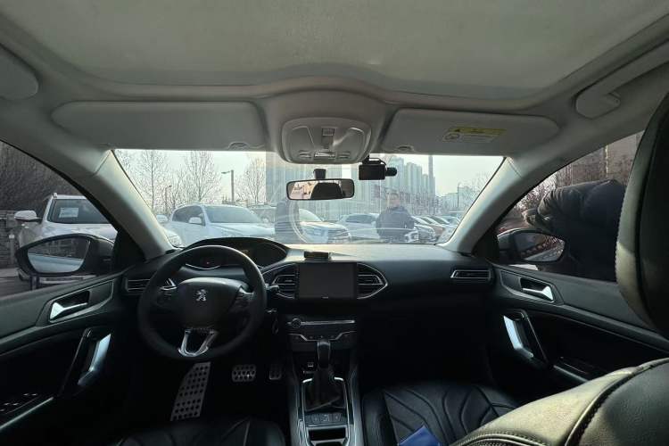 Used Peugeot 308S 2015 1.6T Automatic Jingchi Edition Interior 1