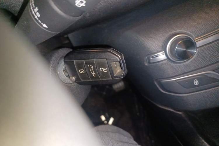 Used Peugeot 308S 2015 1.2T Automatic Jingchi Edition Interior 1