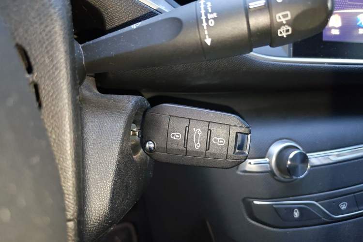 Used Peugeot 308S 2015 1.2T Automatic Jingchi Edition Interior 1