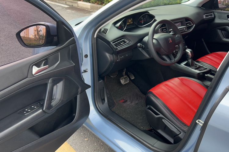 Used Peugeot 308S 2015 1.2T Automatic Shangchi Edition Interior 2