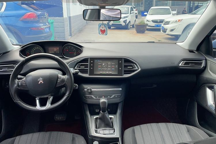 Used Peugeot 308S 2015 1.2T Automatic Jingchi Edition Interior 2