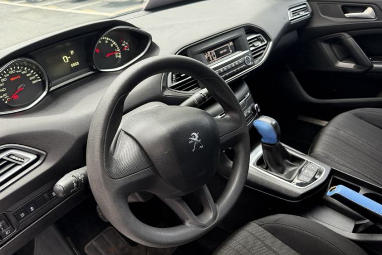 Used Peugeot 308S 2015 1.2T Automatic Shangchi Edition Interior 2