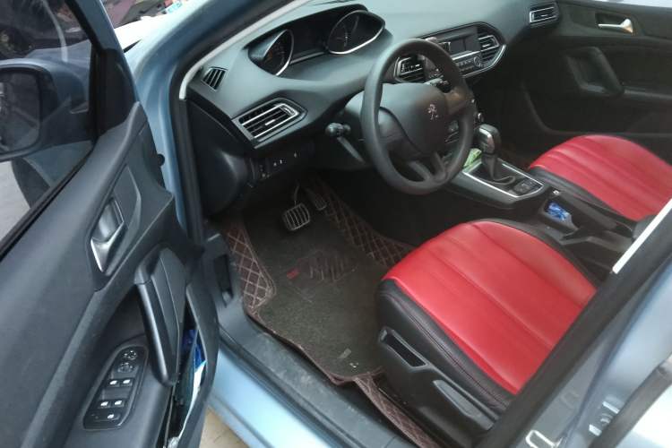 Used Peugeot 308S 2015 1.2T Automatic Shangchi Edition Interior 3