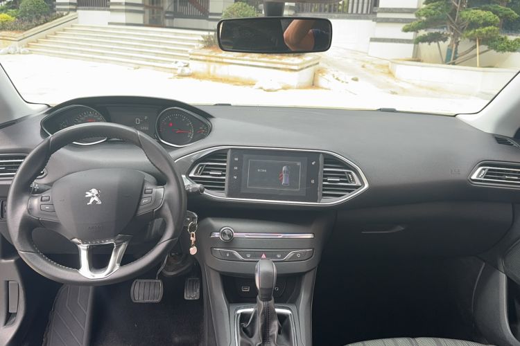 Used Peugeot 308S 2015 1.2T Automatic Jingchi Edition Interior 3