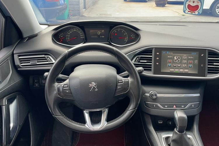 Used Peugeot 308S 2015 1.2T Automatic Jingchi Edition Interior 3