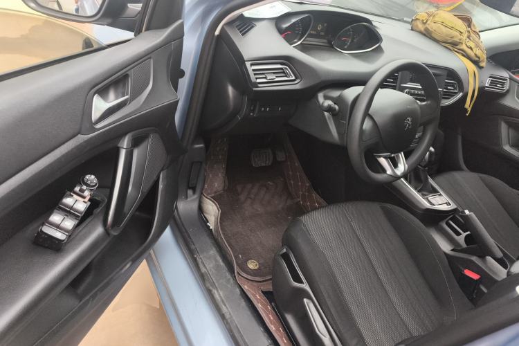 Used Peugeot 308S 2015 1.2T Automatic Shangchi Edition Interior 3