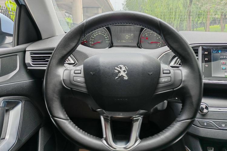 Used Peugeot 308S 2015 1.6T Automatic Jingchi Edition Interior 4