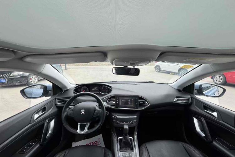 Used Peugeot 308S 2015 1.6T Automatic Jingchi Edition Interior 4