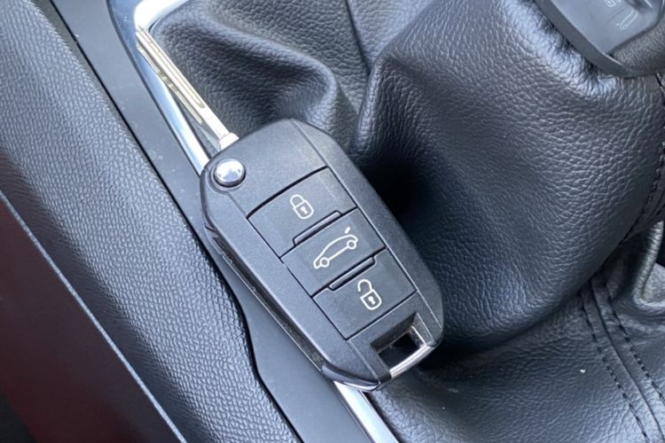 Used Peugeot 308S 2015 1.6L Manual Shangchi Edition Interior 4