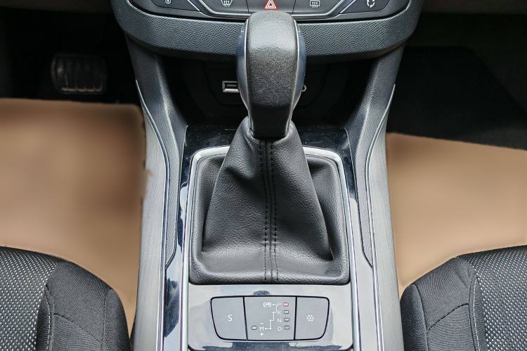 Used Peugeot 308S 2015 1.6T Automatic Jingchi Edition Interior 6