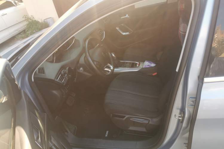 Used Peugeot 308S 2015 1.6T Automatic Jingchi Edition Left Front Seat