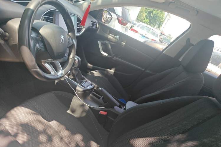 Used Peugeot 308S 2015 1.2T Automatic Jingchi Edition Left Front Seat