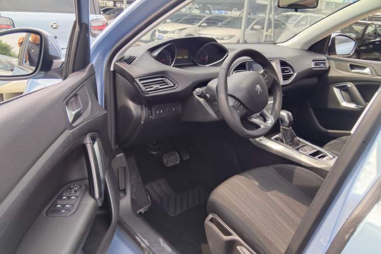 Used Peugeot 308S 2015 1.6T Automatic Jingchi Edition Left Front Seat