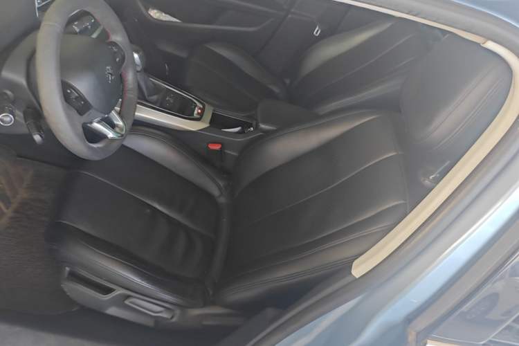 Used Peugeot 308S 2015 1.6T Automatic Jingchi Edition Left Front Seat
