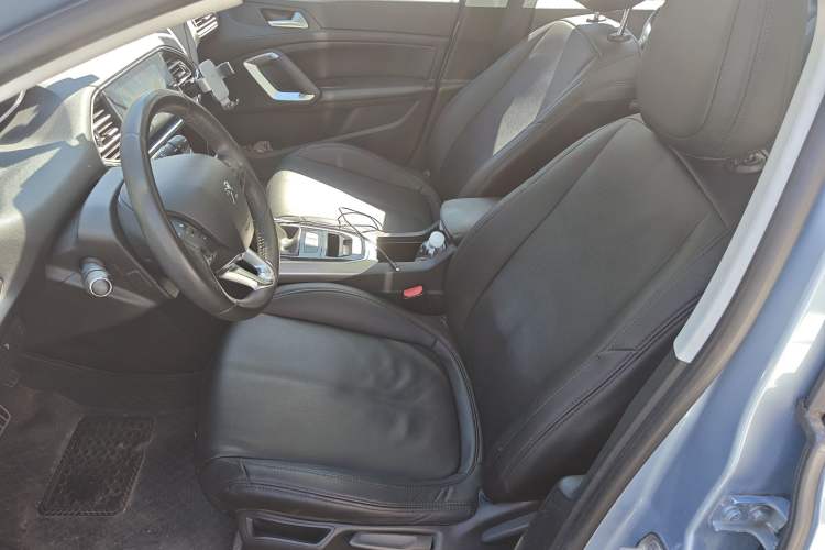 Used Peugeot 308S 2015 1.6T Automatic Jingchi Edition Left Front Seat