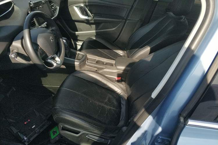 Used Peugeot 308S 2015 1.2T Automatic Jingchi Edition Left Front Seat
