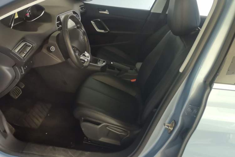 Used Peugeot 308S 2015 1.2T Automatic Jingchi Edition Left Front Seat
