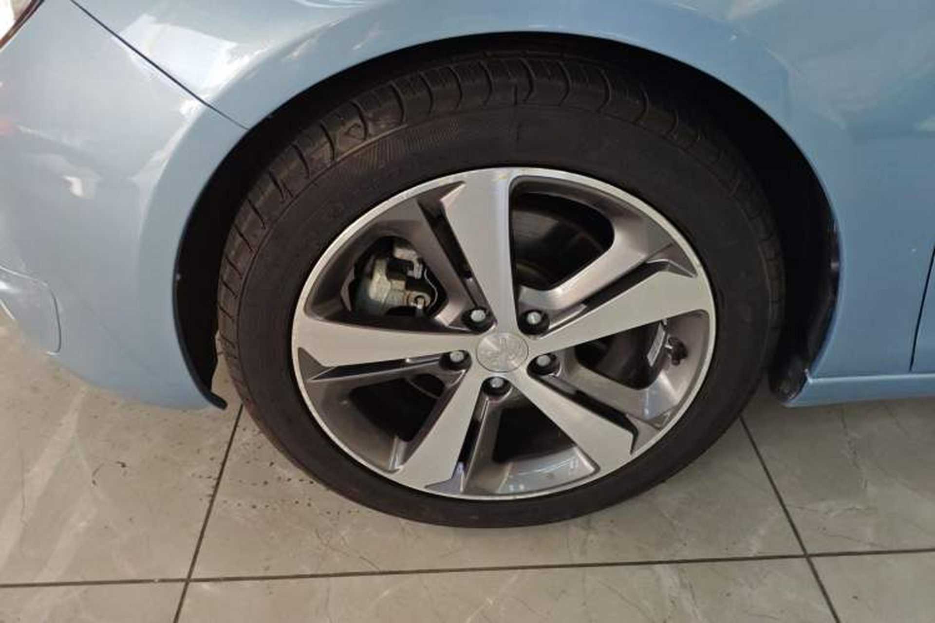 Used Peugeot 308S 2015 1.6T Automatic Jingchi Edition Left Front Wheel Hub