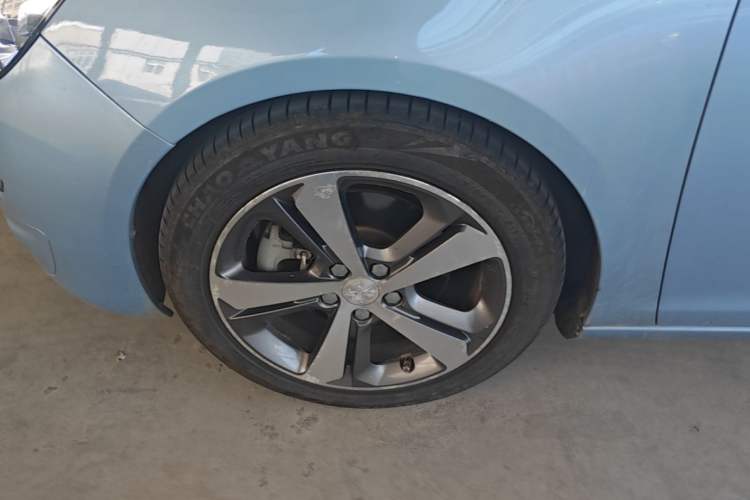 Used Peugeot 308S 2015 1.6T Automatic Jingchi Edition Left Front Wheel Hub