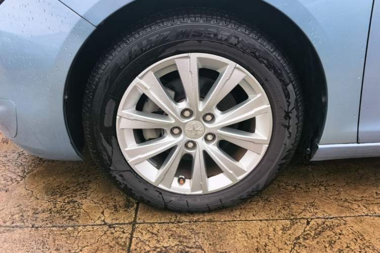 Used Peugeot 308S 2015 1.2T Automatic Shangchi Edition Left Front Wheel Hub