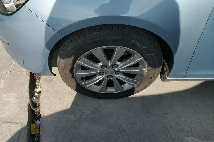 Used Peugeot 308S 2015 1.2T Automatic Jingchi Edition Left Front Wheel Hub