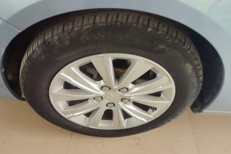 Used Peugeot 308S 2015 1.2T Automatic Jingchi Edition Left Front Wheel Hub