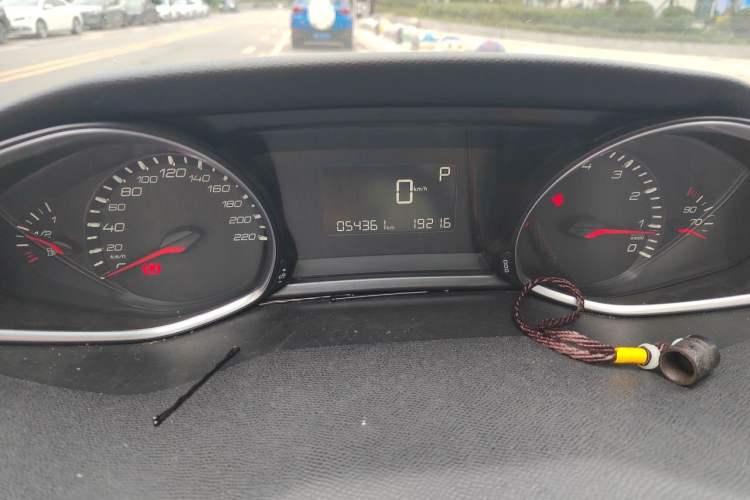 Used Peugeot 308S 2015 1.2T Automatic Jingchi Edition Odometer Close Up