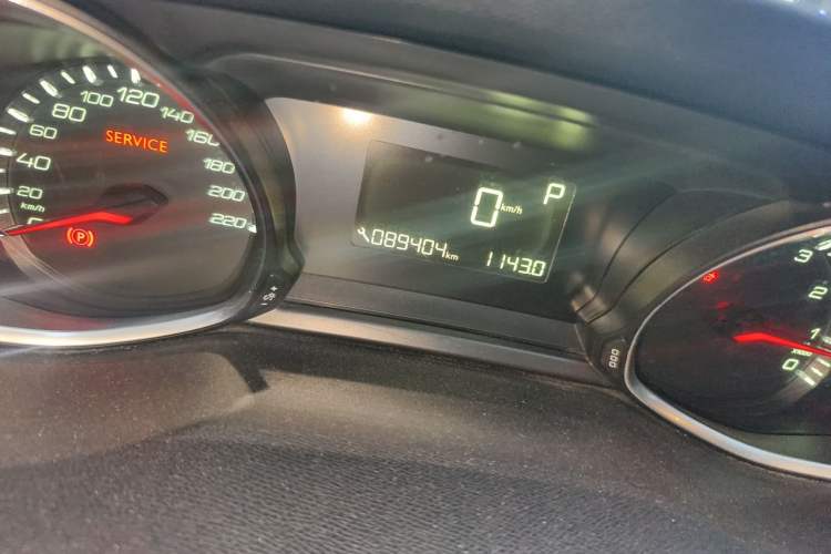 Used Peugeot 308S 2015 1.6T Automatic Jingchi Edition Odometer Close Up