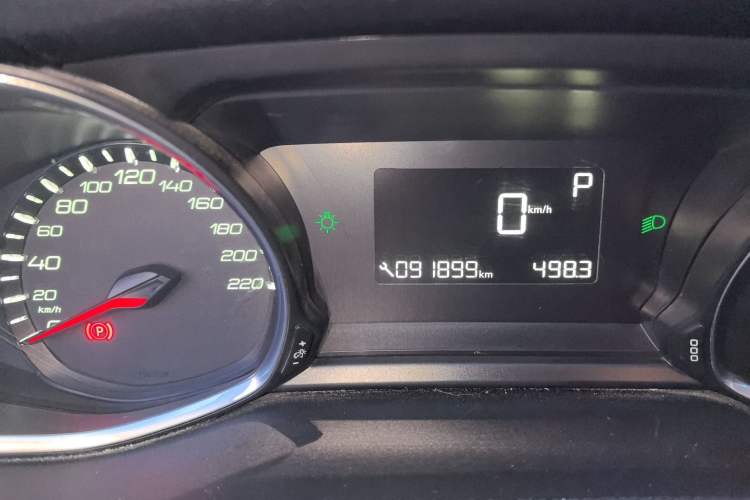 Used Peugeot 308S 2015 1.6T Automatic Jingchi Edition Odometer Close Up