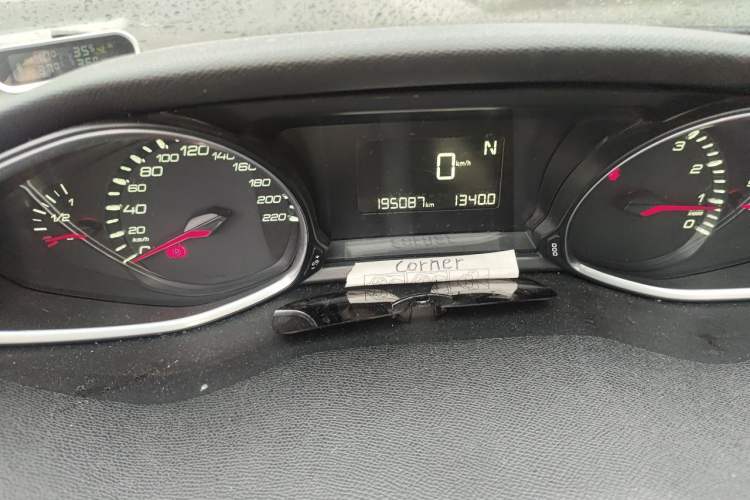 Used Peugeot 308S 2015 1.2T Automatic Shangchi Edition Odometer Close Up