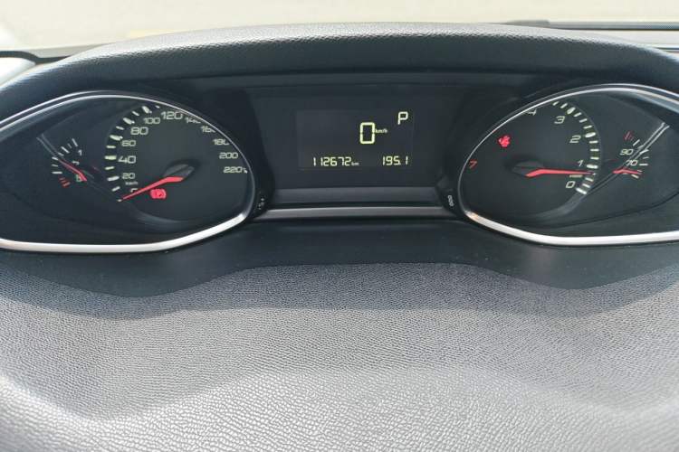 Used Peugeot 308S 2015 1.2T Automatic Jingchi Edition Odometer Close Up