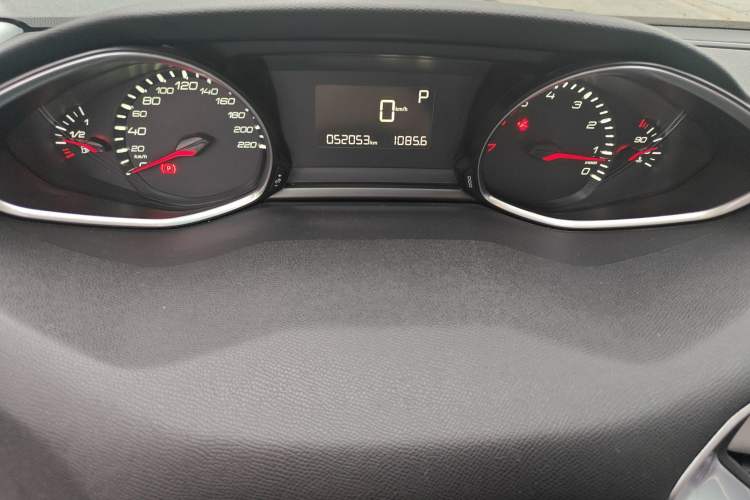 Used Peugeot 308S 2015 1.2T Automatic Jingchi Edition Odometer Close Up