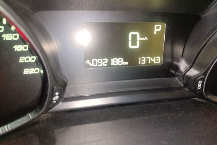 Used Peugeot 308S 2015 1.2T Automatic Jingchi Edition Odometer Close Up