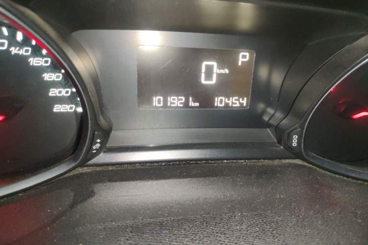 Used Peugeot 308S 2015 1.2T Automatic Jingchi Edition Odometer Close Up