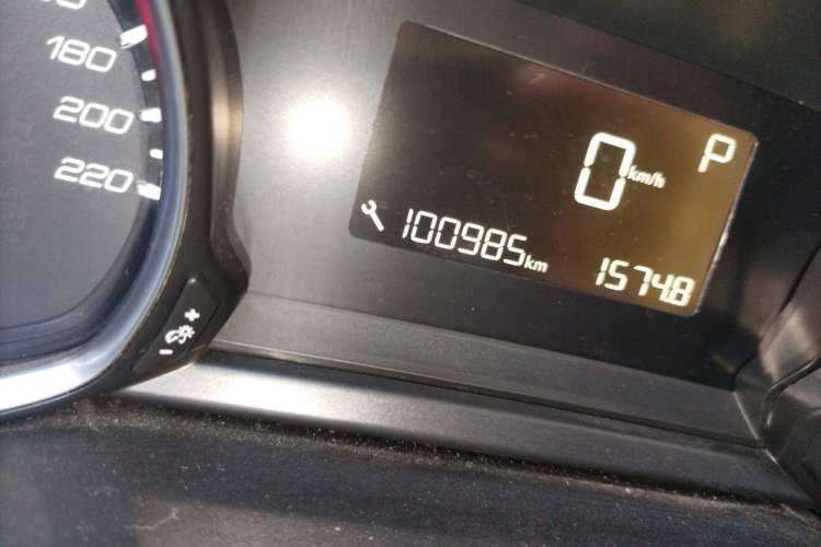 Used Peugeot 308S 2015 1.2T Automatic Jingchi Edition Odometer Close Up