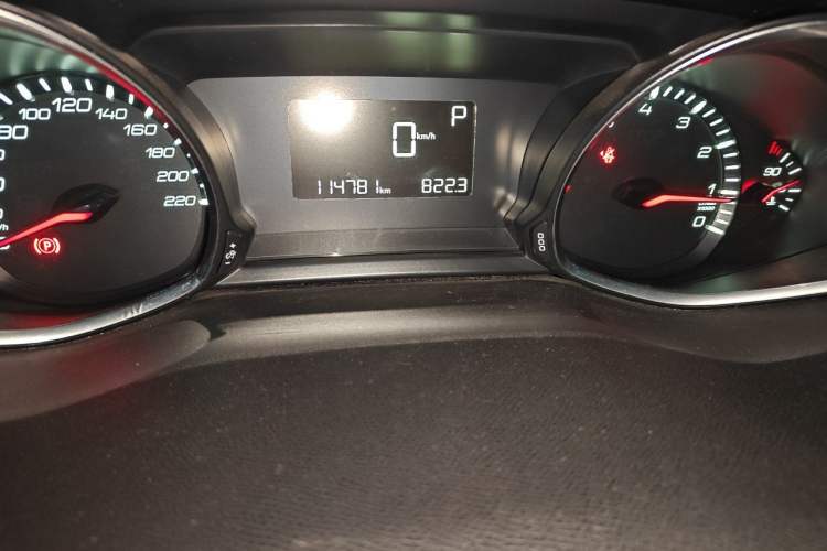 Used Peugeot 308S 2015 1.2T Automatic Jingchi Edition Odometer Close Up
