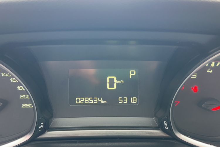 Used Peugeot 308S 2015 1.2T Automatic Shangchi Edition Odometer Close Up