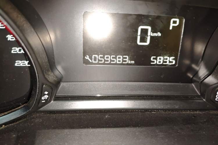 Used Peugeot 308S 2015 1.2T Automatic Jingchi Edition Odometer Close Up