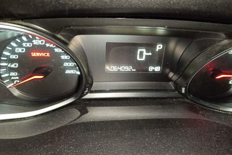 Used Peugeot 308S 2015 1.2T Automatic Jingchi Edition Odometer Close Up