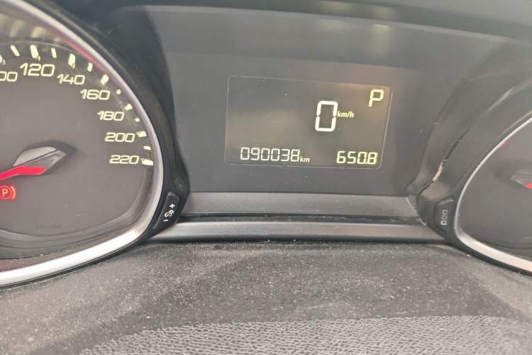 Used Peugeot 308S 2015 1.2T Automatic Shangchi Edition Odometer Close Up