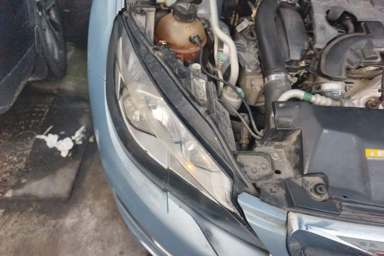 Used Peugeot 308S 2015 1.6T Automatic Jingchi Edition Right Front Headlight